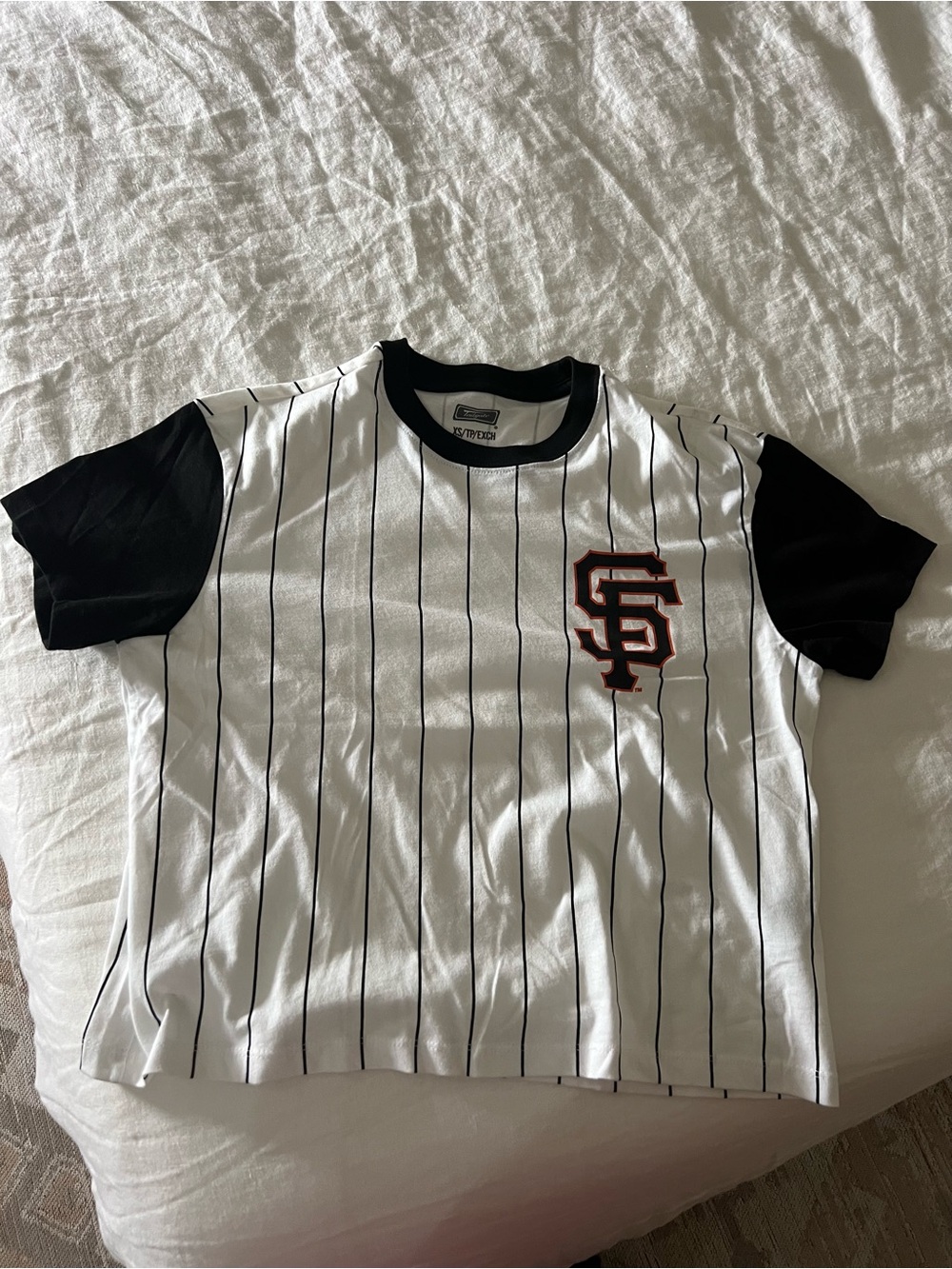 San Francisco Giants baseball striped short-sleeve t-shirt